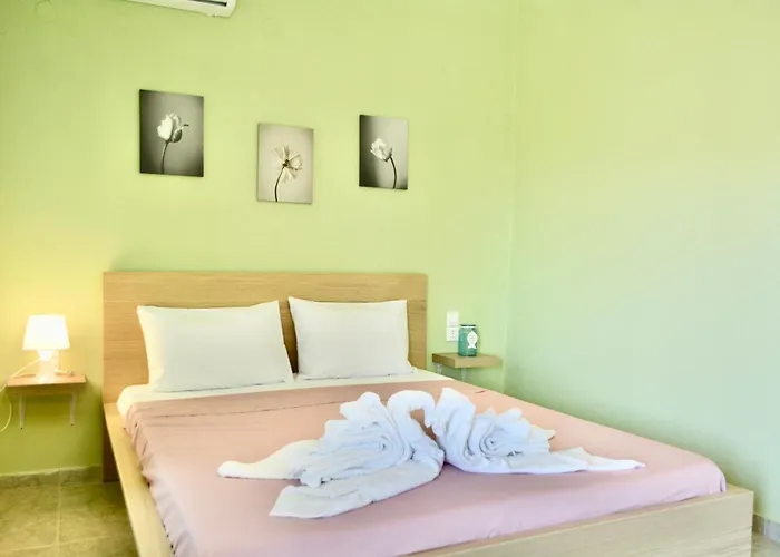 Ilias Village וילה העיירה סקיאתוס